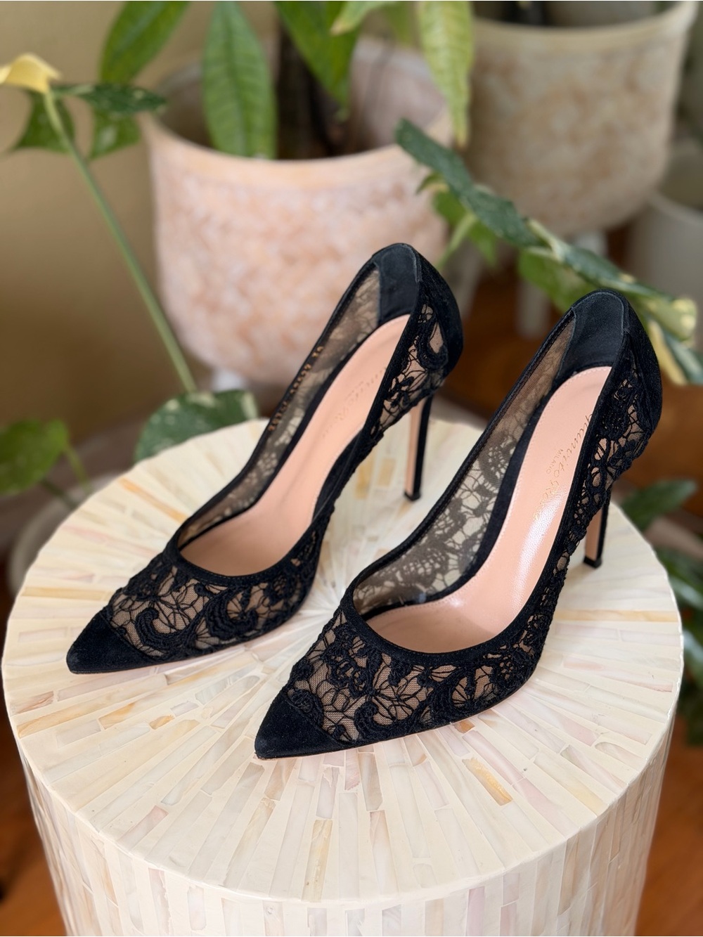 Gianvito Rossi Black Lace Pointed-Toe Pumps 38 / 8 - Picture 2 of 4